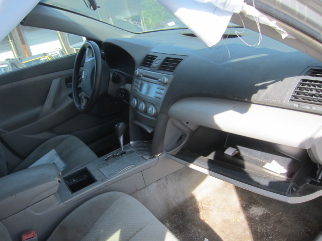 7681106130B0 Накладка крышки багажника (двери) Toyota Camry V40 2006-2011 2007 76811-06130-B0
