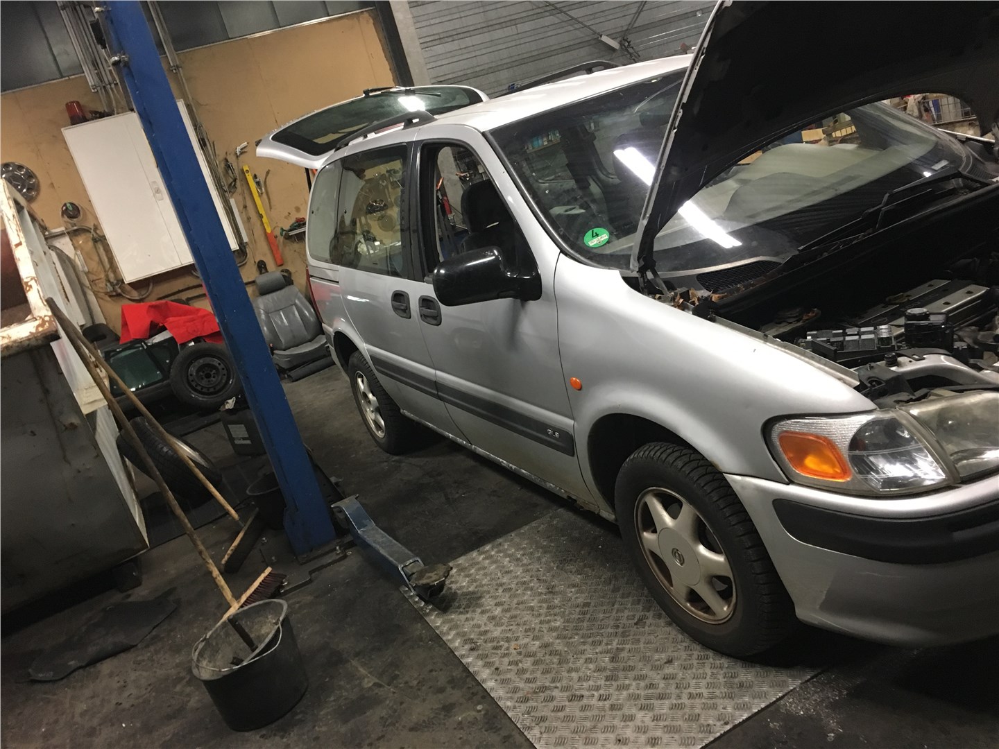 Опель Синтра 1998