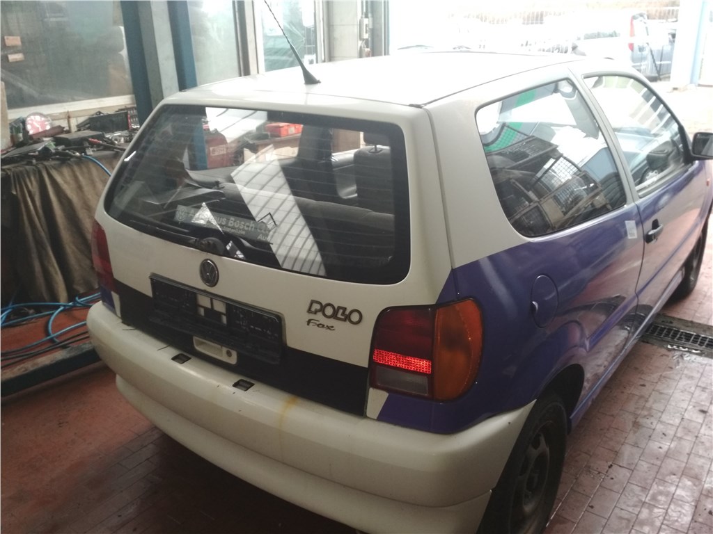 Бачок омывателя Volkswagen Polo 1994-1999 1995