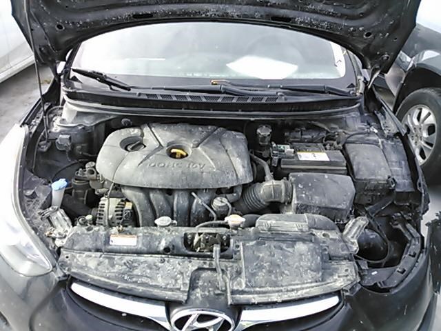 Пластик центральной консоли Hyundai Elantra 2010-2014 2011