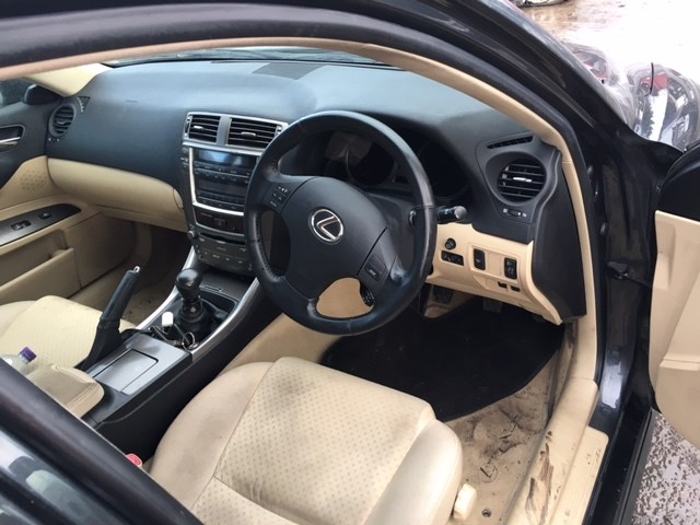 6700353040 Стекло боковой двери зад. правая Lexus IS 2005-2013 2006