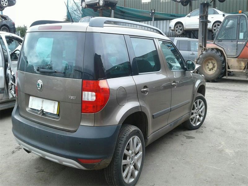 Кронштейн бампера Skoda Yeti 2009-2014 2011