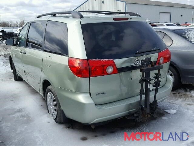 Toyota Sienna 2 2003