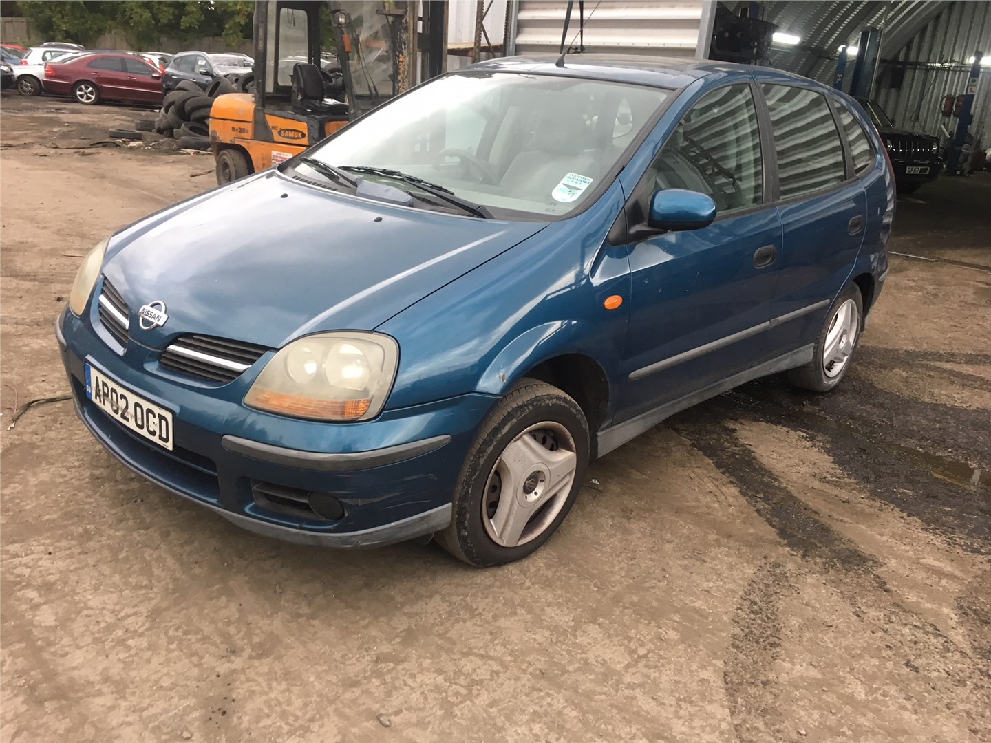 Nissan Almera Tino 2002Рі