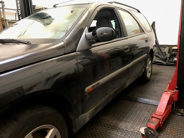 7700845490 Накладка крышки багажника (двери) Renault Laguna 1994-2001 1996