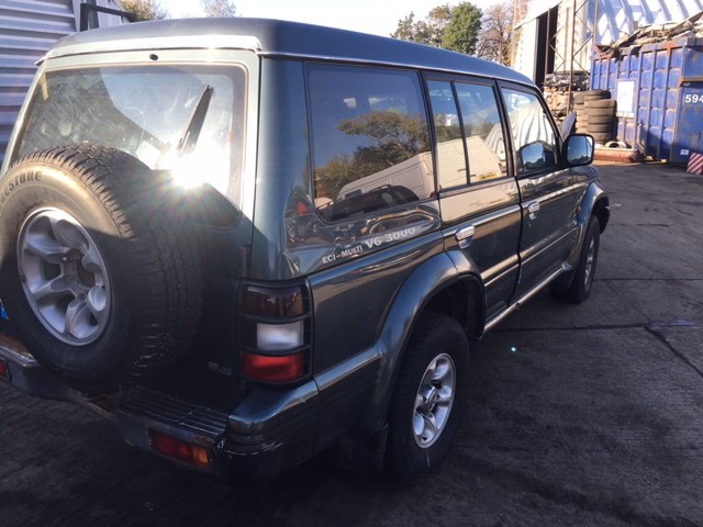 mr129600 Блок АБС, насос (ABS, ESP, ASR) Mitsubishi Pajero 1990-2000 1994