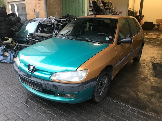 9625242380 Блок АБС, насос (ABS, ESP, ASR) Peugeot 306 1997