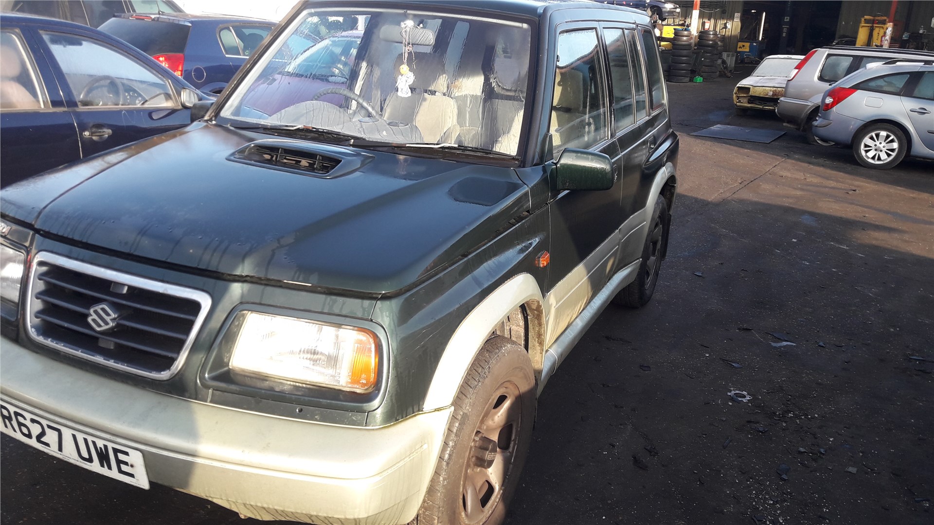 4160277E10 Амортизатор подвески перед. левая Suzuki Vitara 1988-2006 1997