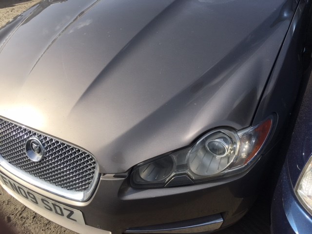 Петля крышки багажника правая Jaguar XF 2007–2012 2009