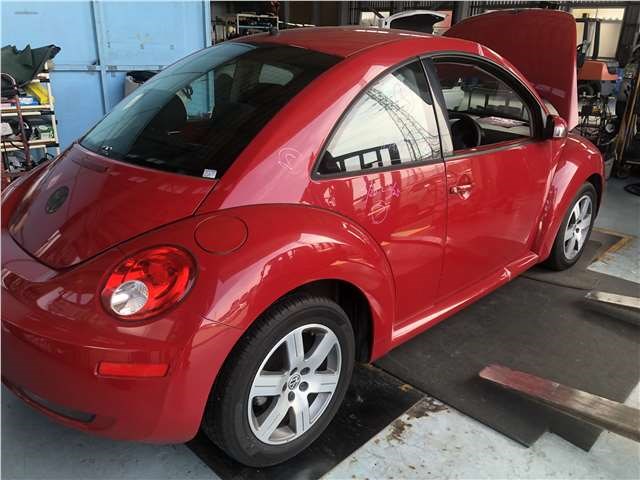 1C0823302H Петля капота правая Volkswagen Beetle 1998-2010 2001