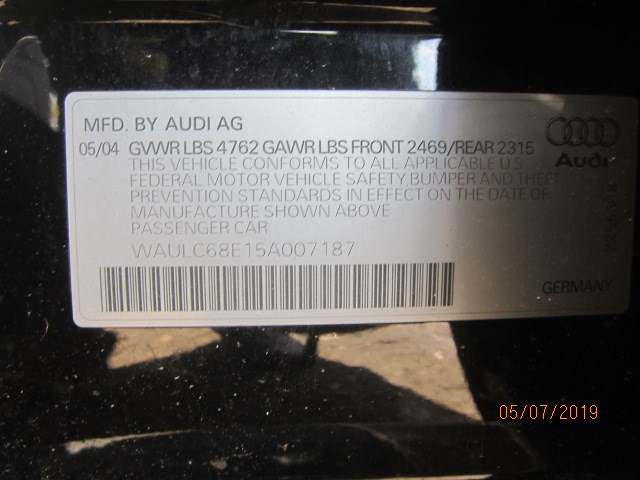 028117021L Радиатор масляный Audi A4 (B6) 2000-2004 2004