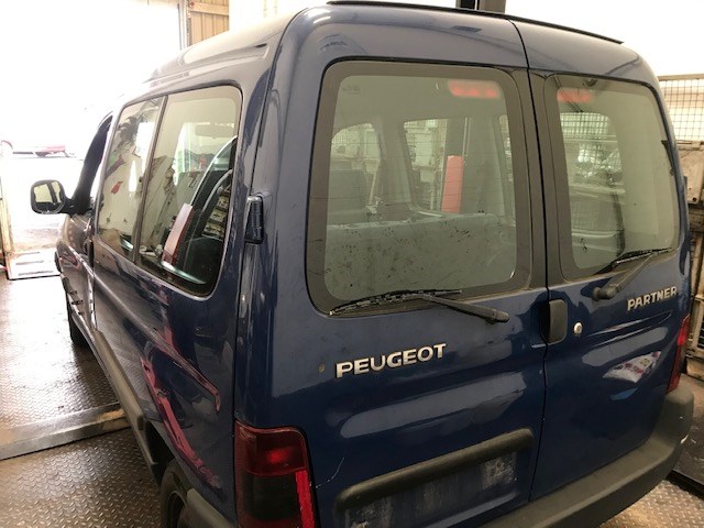 Повторитель поворотов перед. левая=правая Peugeot Partner 1997-2002 1997