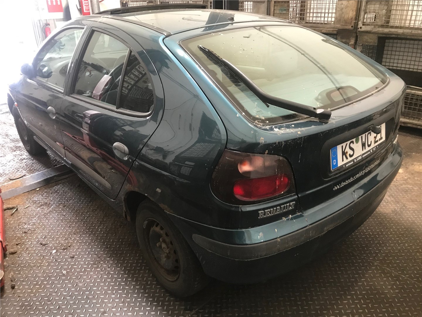 7750430587 Рамка капота Renault Megane 1996-2002 1996