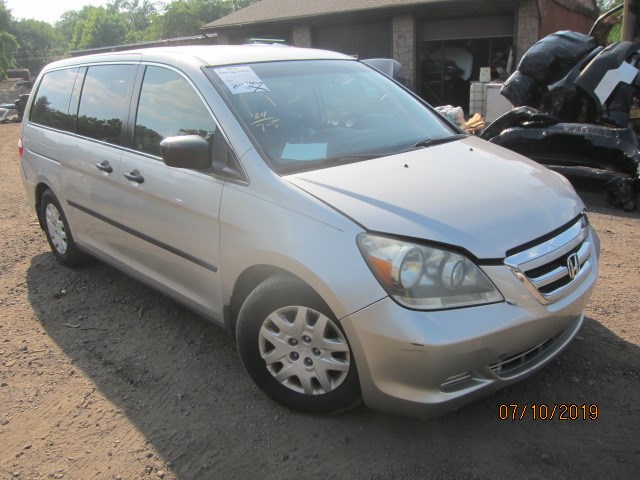 Артикул 2004. Honda Odyssey 2004 3.5. Хонда Одиссей 2006 американец. Хонда Одиссей 2004 американец. Honda Odyssey 2004 американка.