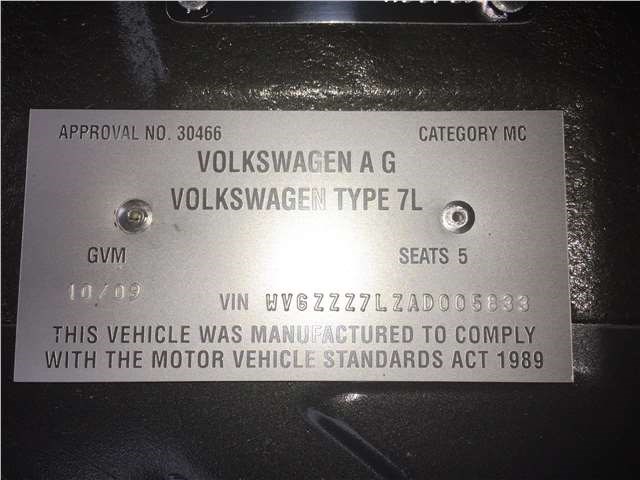 Заглушка (решетка) бампера Volkswagen Touareg 2007-2010 2009