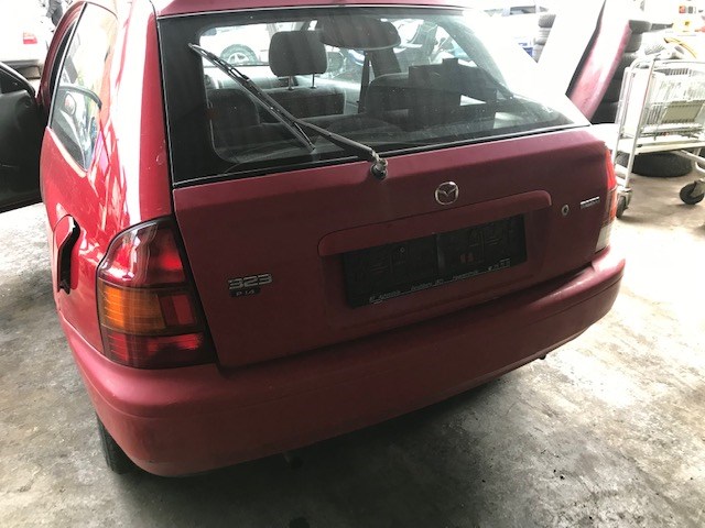 B01W51120 Повторитель поворотов перед. правая Mazda 323 (BA) 1994-1998 1998 B01W-51-120