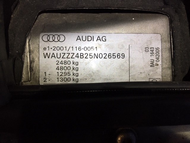 4Z7853818 Молдинг крыла зад. правая Audi A6 (C5) Allroad 2000-2005 2005