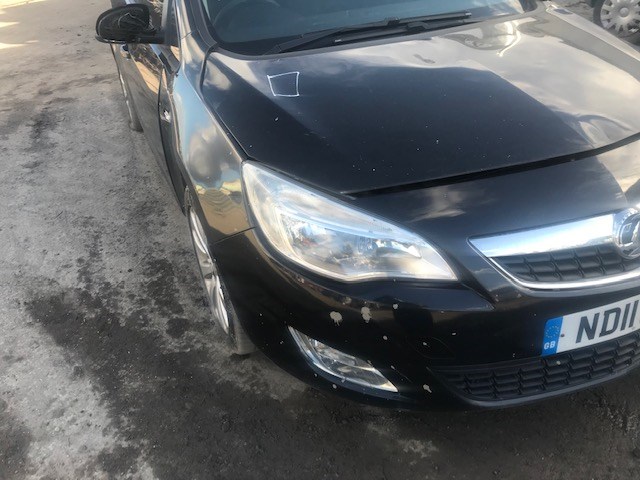 1226046 Фара противотуманная (галогенка) Opel Astra J 2010-2017 2011