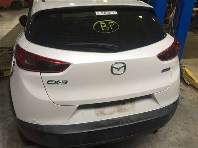 D10E62620A Амортизатор крышки багажника правая Mazda CX-3 2014- 2018