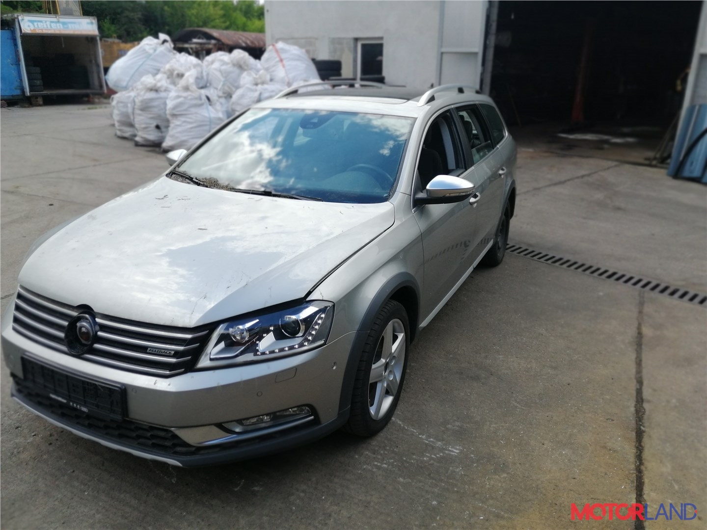 Недавно поступивший автомобиль Volkswagen Passat 7 2010-2015 Европа -  разборочный номер v2946