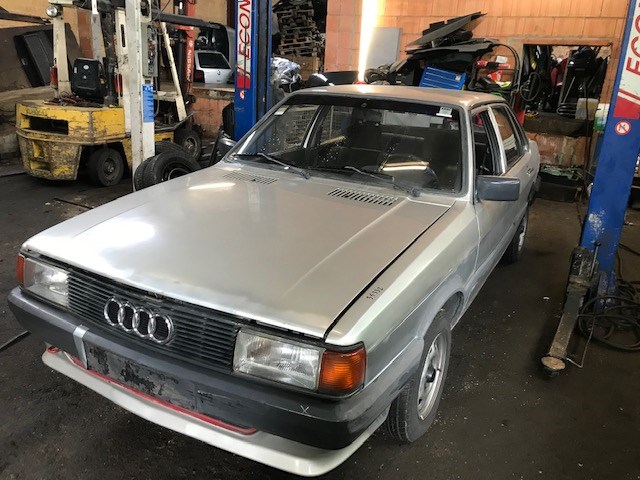 Стеклоподъемник механический зад. правая Audi 80 (B2) -1986 1984