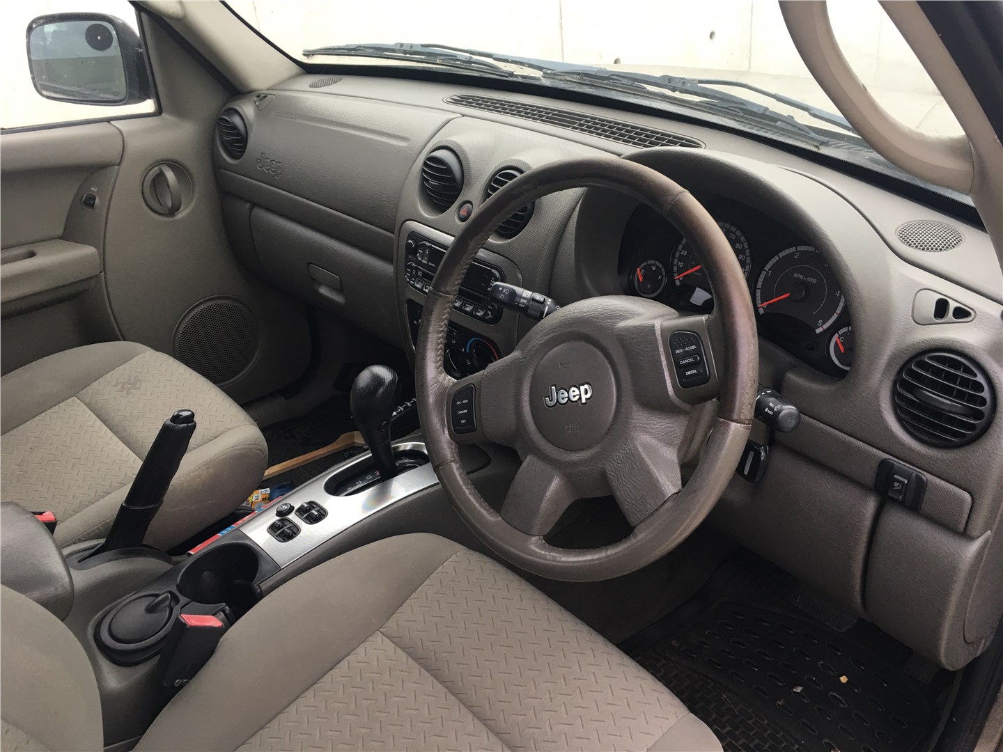 5140832AB Датчик уровня топлива Jeep Liberty 2002-2006 2005