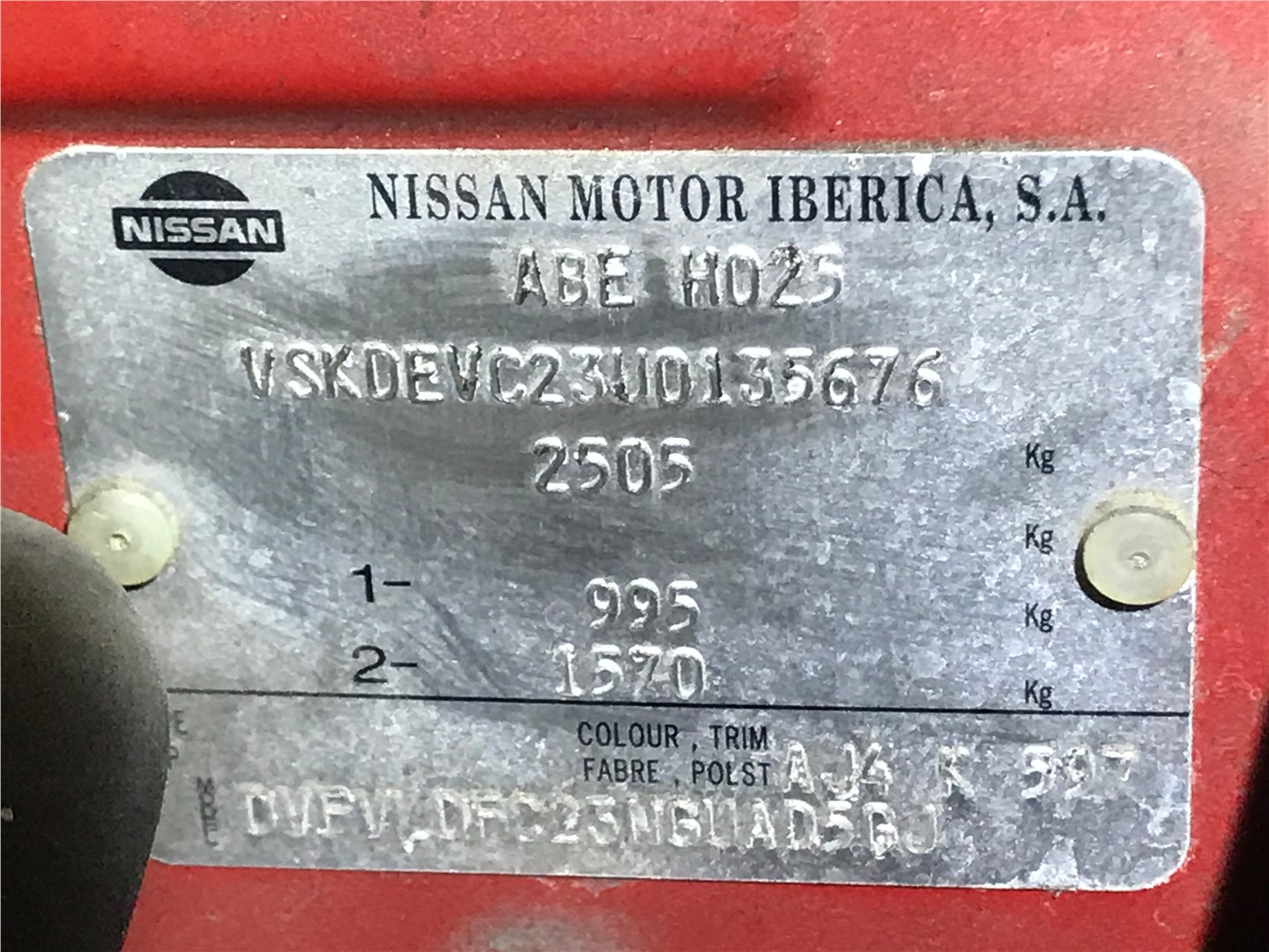 654010C010 Петля капота Nissan Serena 1996