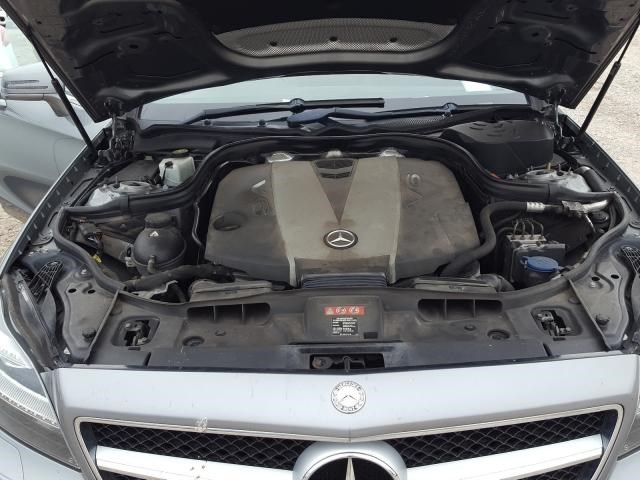 A2048800728 Петля капота Mercedes CLS W218 2011- 2011