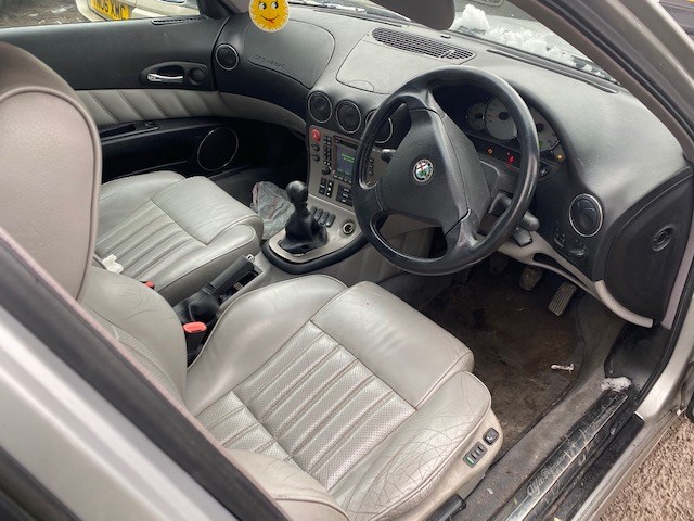 60661409 Петля капота Alfa Romeo 166 2002