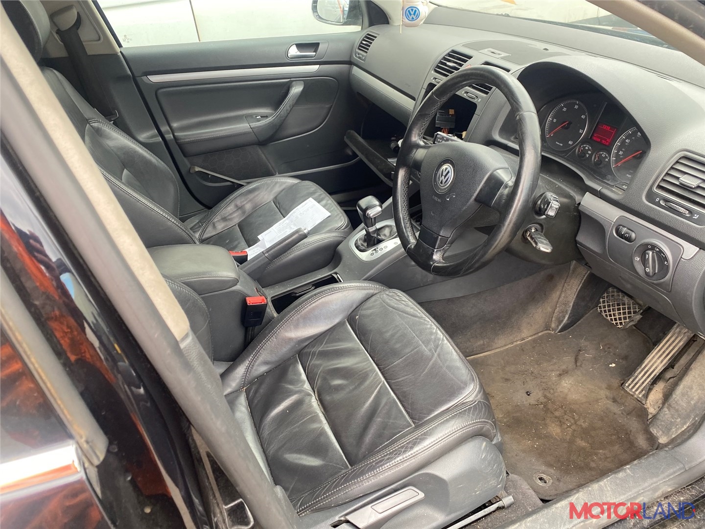 Недавно поступивший автомобиль Volkswagen Jetta 5 2004-2010 - разборочный  номер t20964