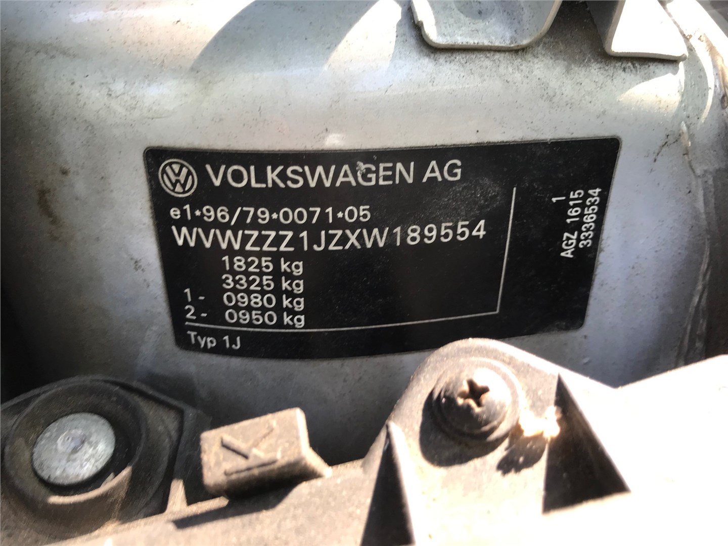 3B0857552AK Козырек солнцезащитный правая Volkswagen Bora 1998