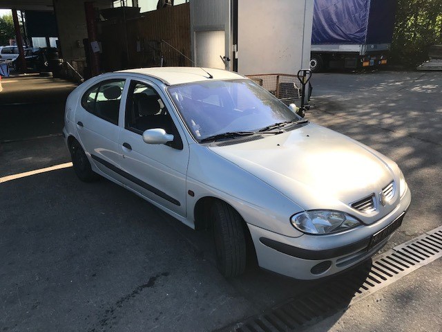 7700839184 Бачок расширительный Renault Megane 1996-2002 2001