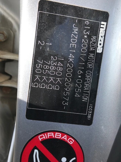 D65163620 Амортизатор крышки багажника левая=правая Mazda Mazda2 2007-2014 2008