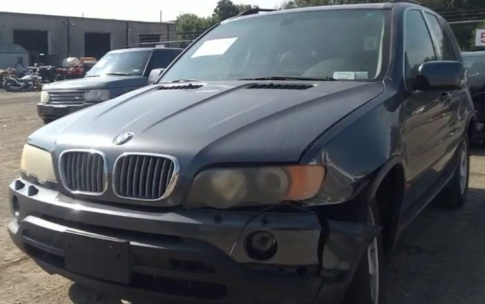 8408710 Кронштейн подножки правая BMW X5 E53 2000-2007 2002