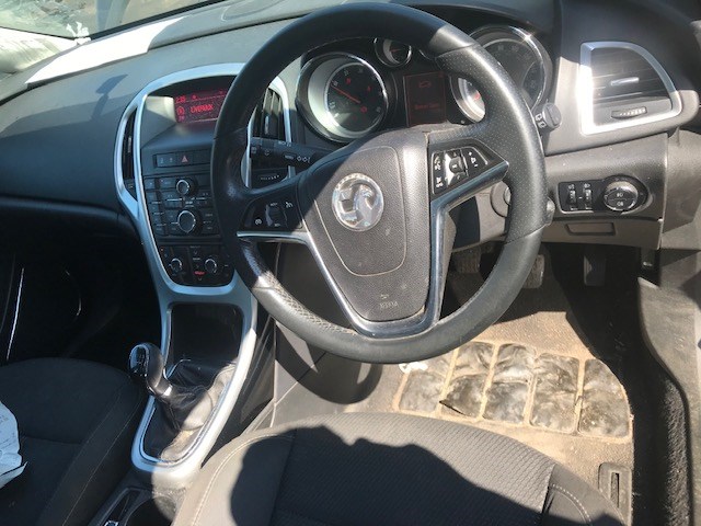 1618427 Компрессор кондиционера, Opel Astra J 2010-2017 2011 / 13346493