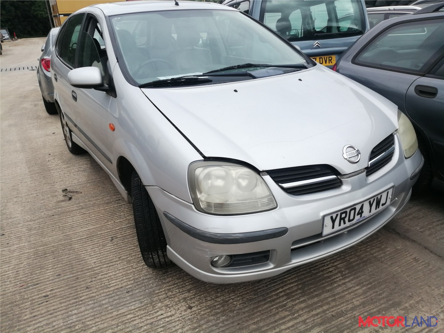 Nissan Almera Tino 2004