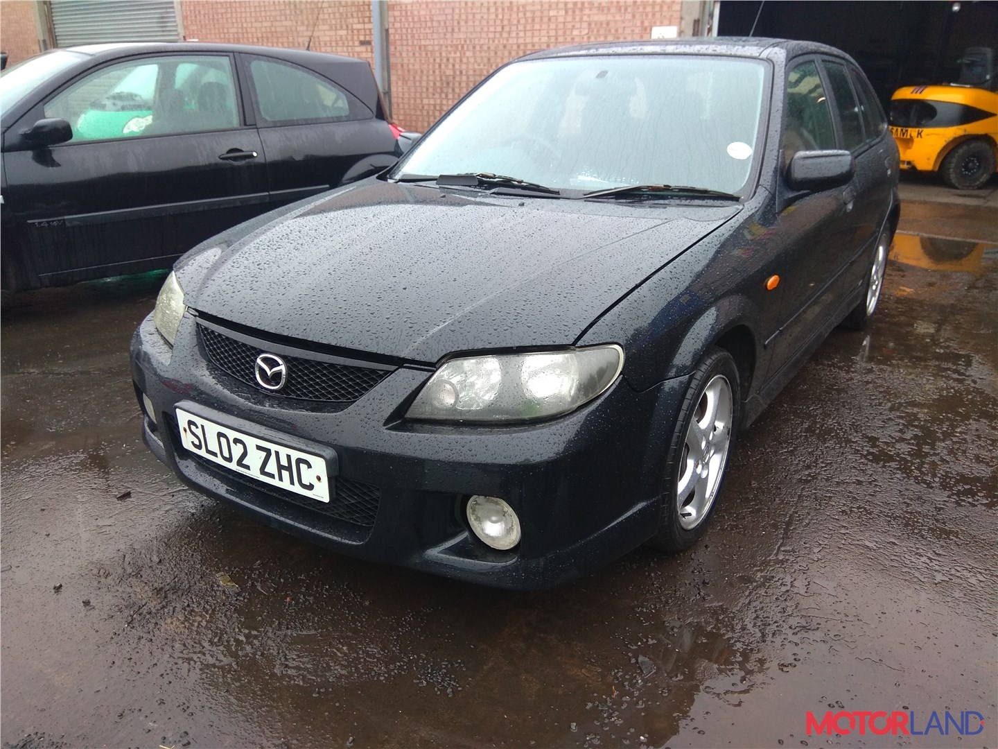 Недавно поступивший автомобиль Mazda 323 (BJ) 1998-2003 - разборочный номер  x989