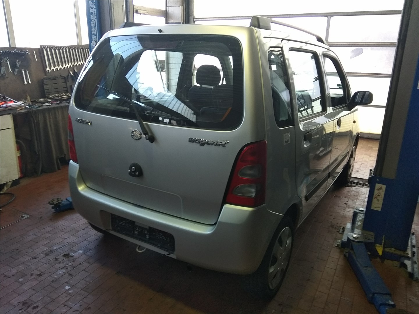 Щеткодержатель Suzuki Wagon R Plus 2000-2006 2003