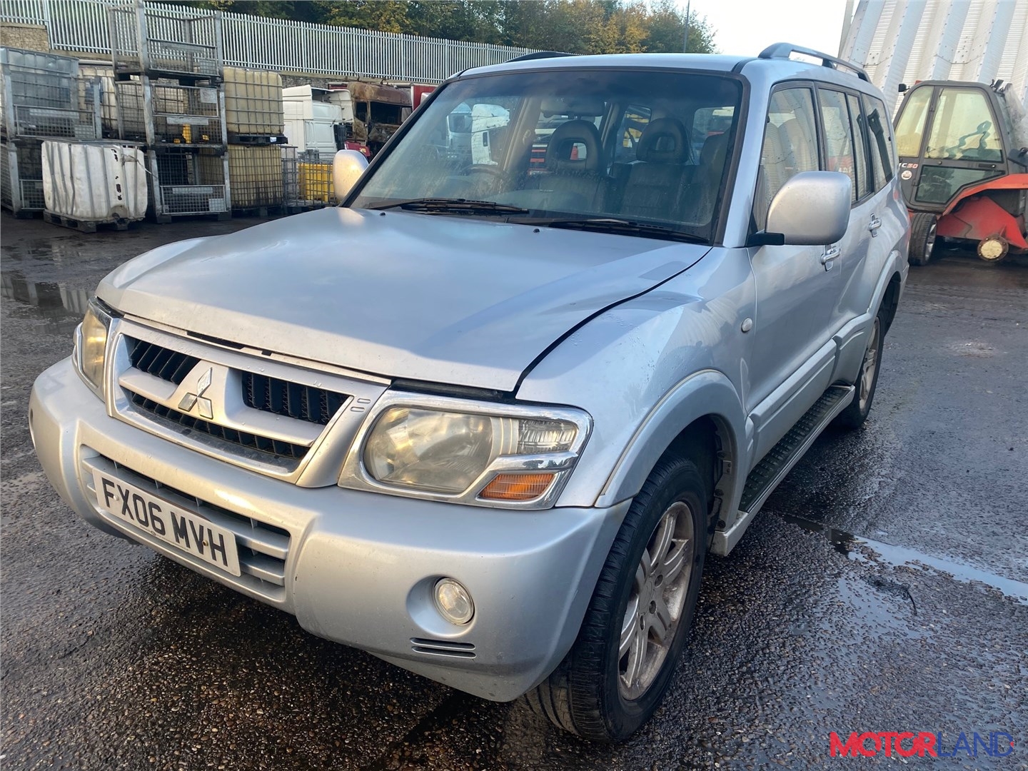 Недавно поступивший автомобиль Mitsubishi Pajero / Montero 2000-2006 -  разборочный номер t24233