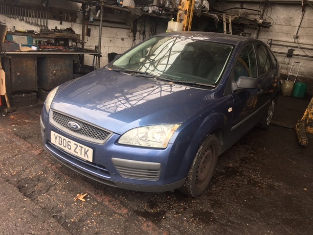 4M5119952BE Заглушка (решетка) бампера Ford Focus 2 2005-2008 2006