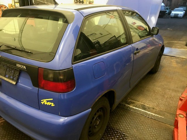 Двигатель (насос) омывателя Seat Ibiza 2 1993-1999 1998