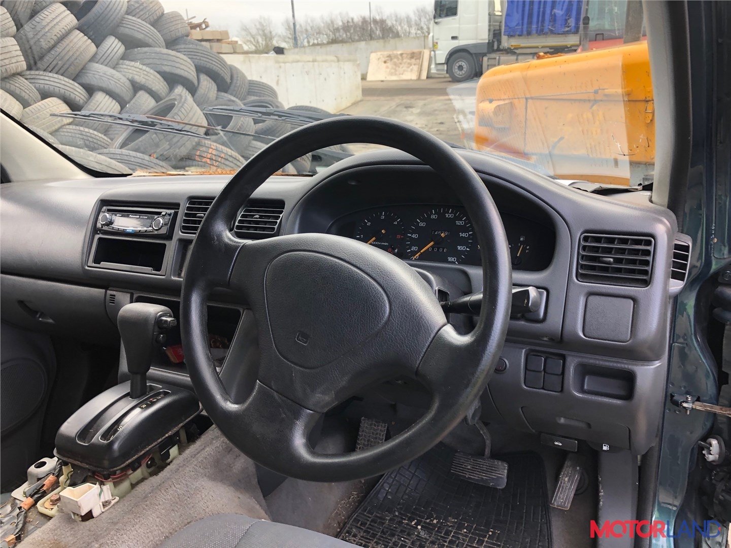 Недавно поступивший автомобиль Mazda Bongo Friendee 1995-2005 - разборочный  номер t26587