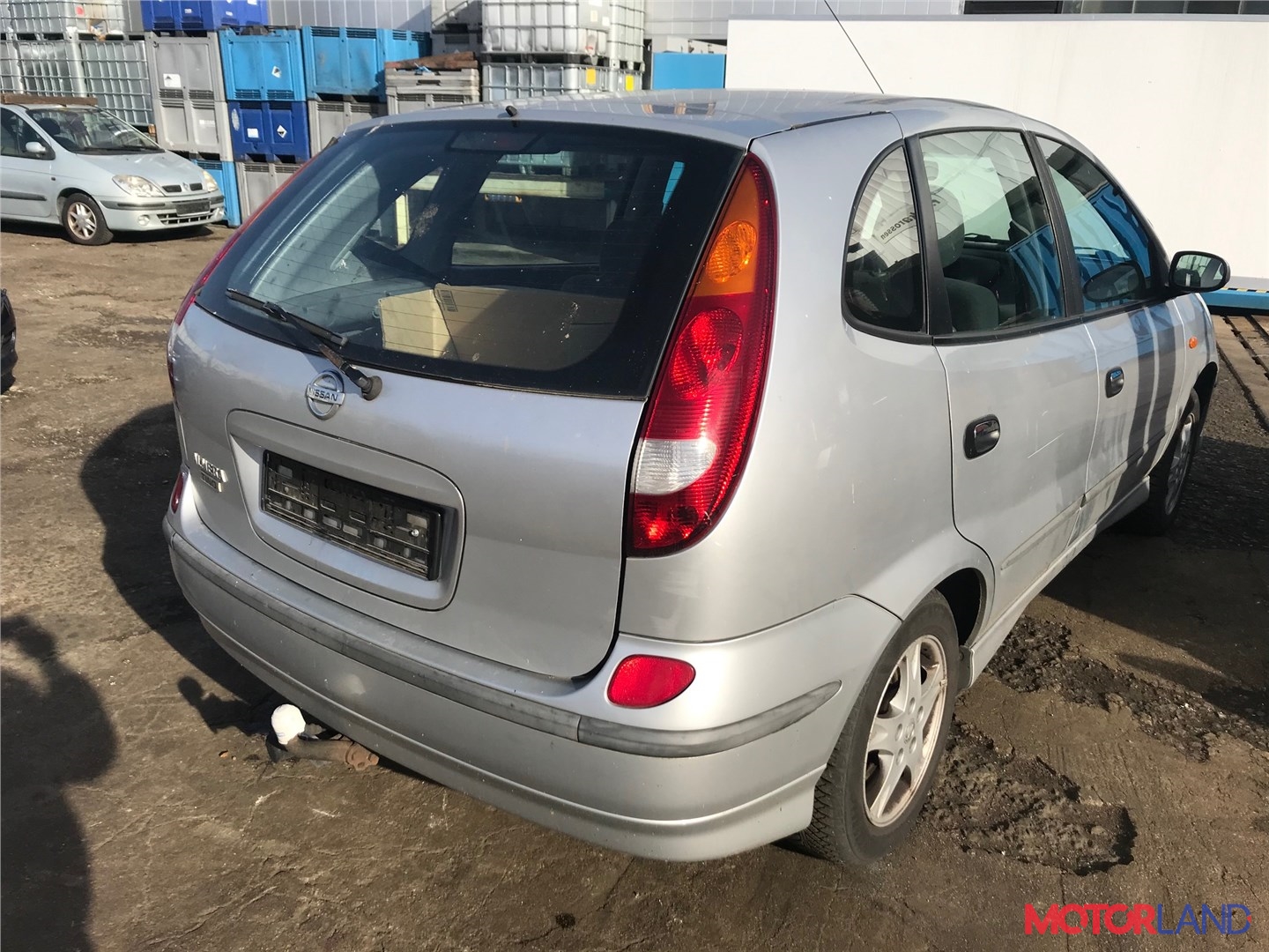 Nissan Almera Tino 2004