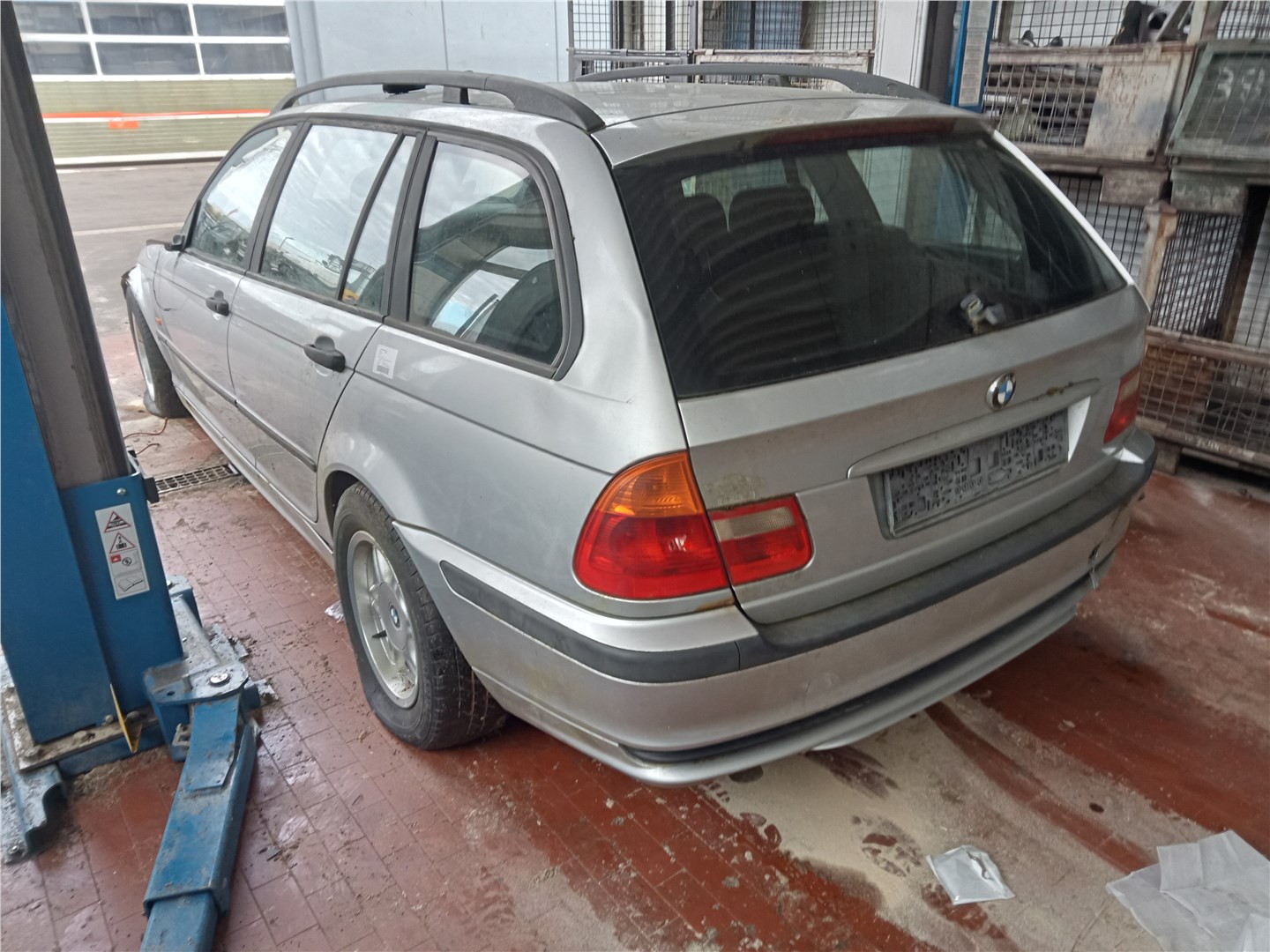 51138208481 Ресничка под фару перед. левая BMW 3 E46 1998-2005 2001