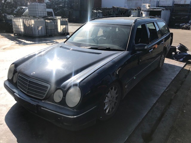 A2103300020 Ступица (кулак, цапфа) Mercedes E W210 1995-2002 2000