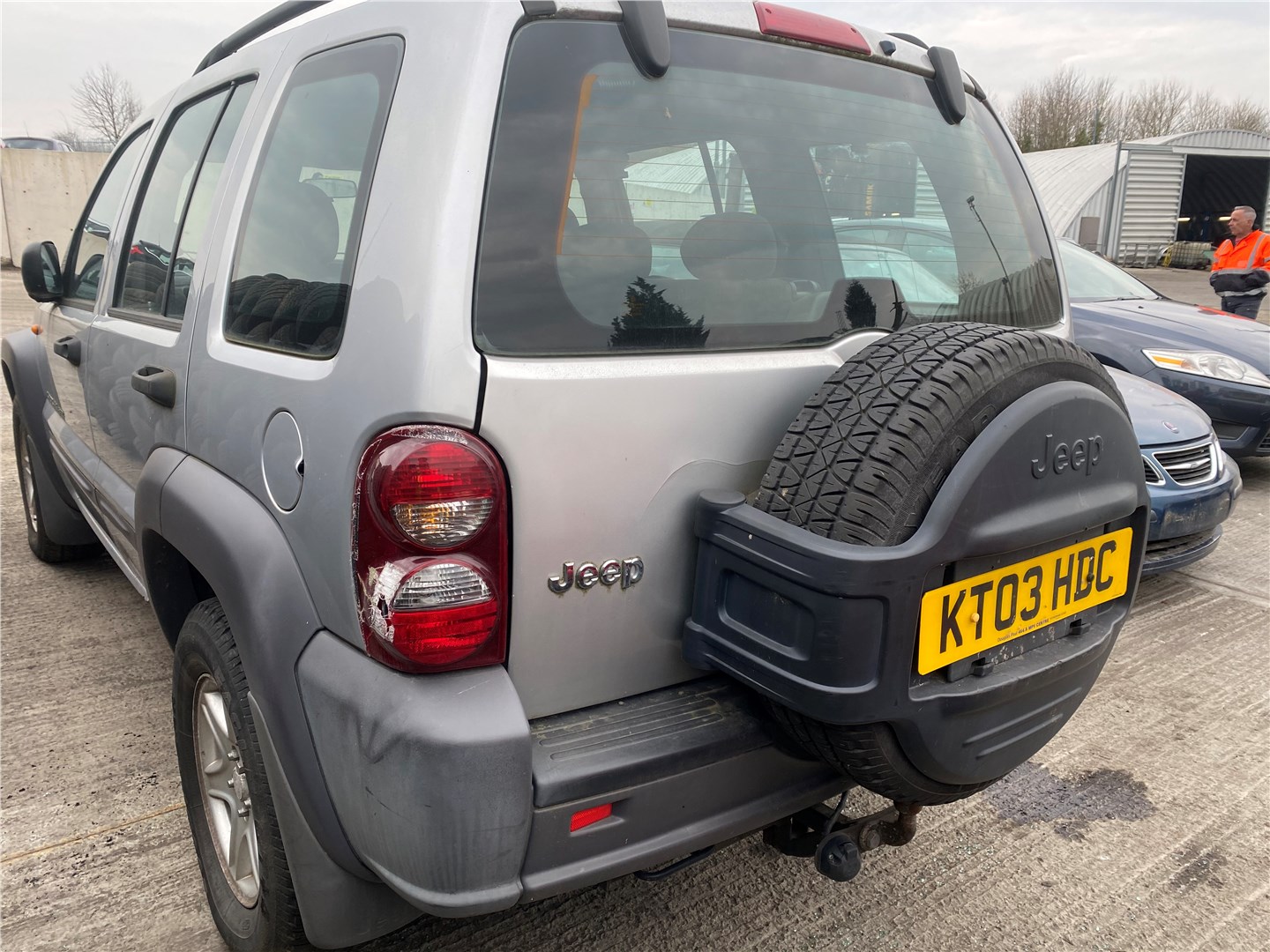 2006 jeep liberty ac fan only works on high