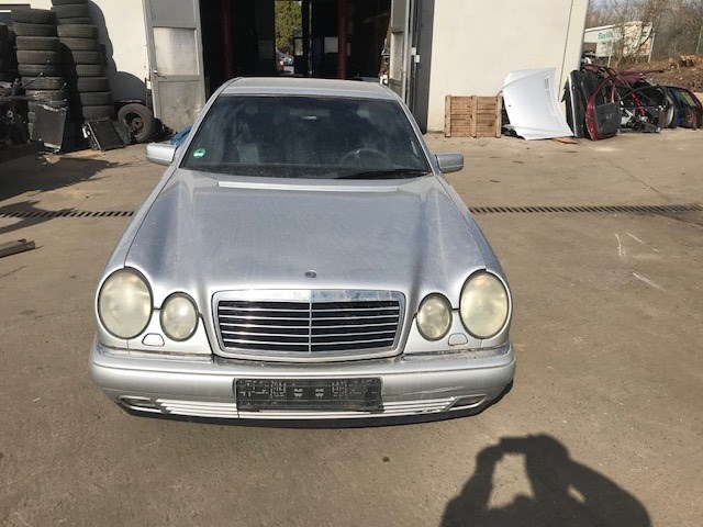 A0014203183 Суппорт Mercedes E W210 1995-2002 1999