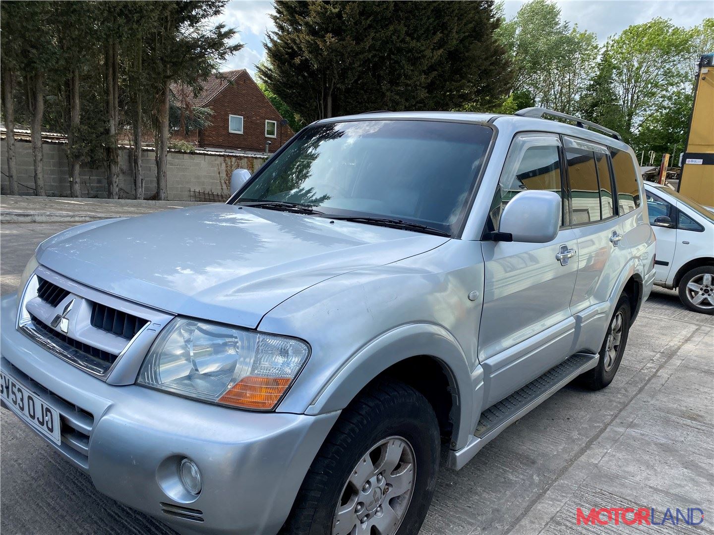 Недавно поступивший автомобиль Mitsubishi Pajero / Montero 2000-2006 -  разборочный номер t27726