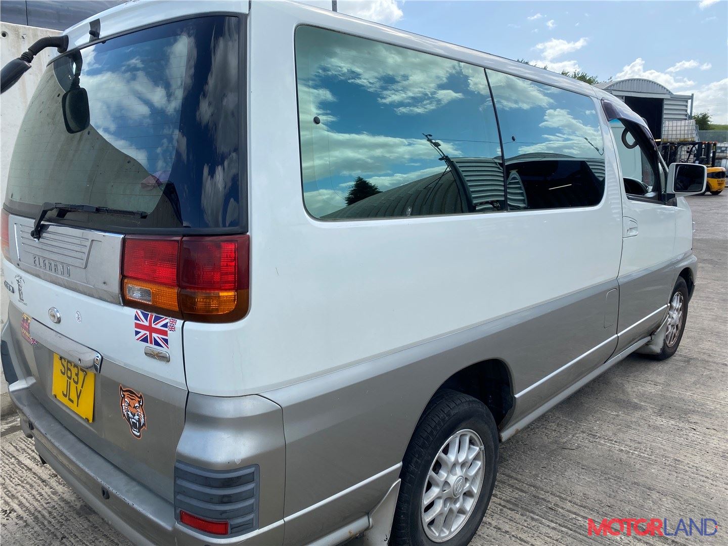 Недавно поступивший автомобиль Nissan Elgrand 1997-2002 - разборочный номер  t28008