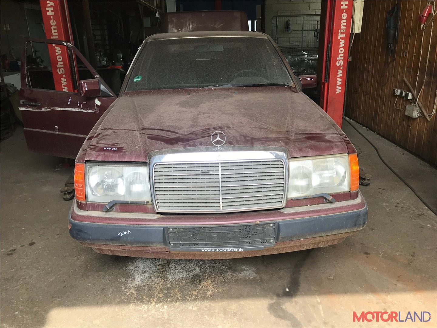 Недавно поступивший автомобиль Mercedes 124 1984-1993 - разборочный номер  v4076